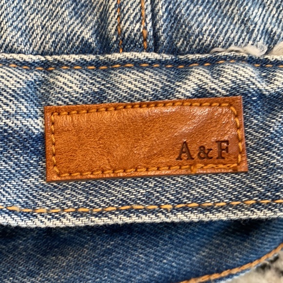 Abercrombie & Fitch Woman’s distressed Jean Jacket L - Picture 7 of 10